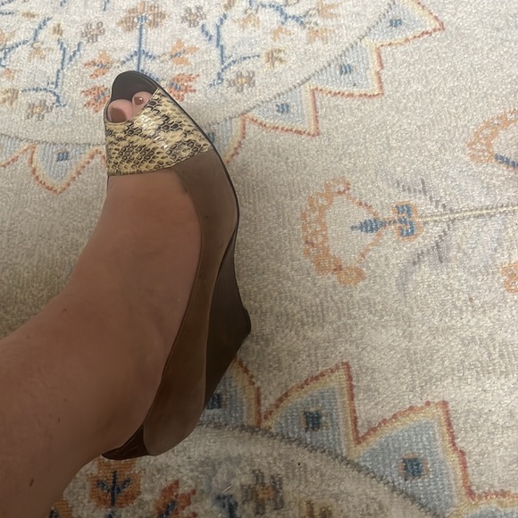 Beverly Feldman leather suede brown wedge shoe